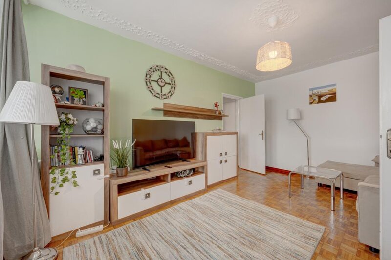 Piata Chibrit, Ion Mihalache, apartament 2 camere, vedere libera,