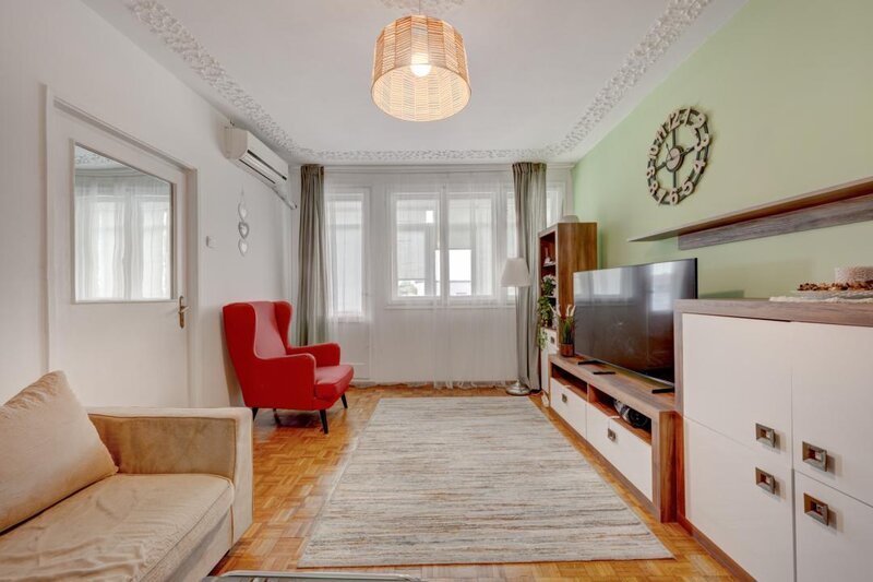 Piata Chibrit, Ion Mihalache, apartament 2 camere, vedere libera,
