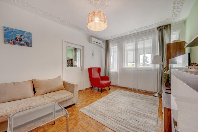 Piata Chibrit, Ion Mihalache, apartament 2 camere, vedere libera,