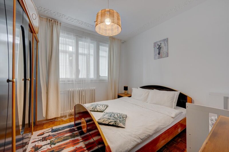 Piata Chibrit, Ion Mihalache, apartament 2 camere, vedere libera,